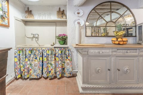 Autumn, Kitchen, Spring, Summer