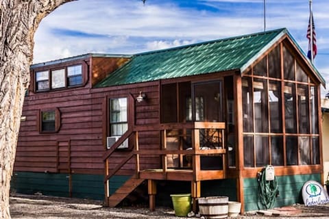 Black20Canyon20Cabin20exterior