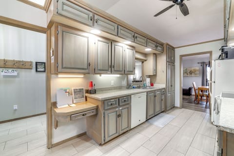 Kitchen | Keurig Coffee Maker | K-Cups | Breakfast Nook | Main Level