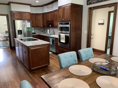 Kitchen and breakfast room 