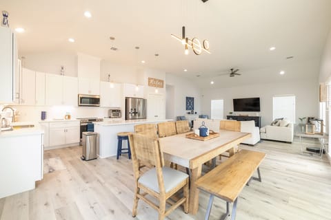 🏝️ Unlock the door to your seaside sanctuary. 🌊