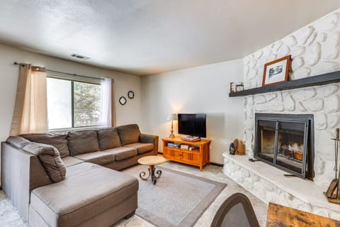Arrowbear Lake Vacation Rental | 2BR | 1.5BA | Stairs to Access | 1,089 Sq Ft