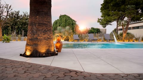 Indoor pool, outdoor pool