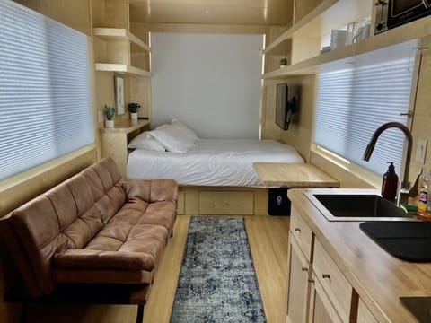 Tiny20620interior204