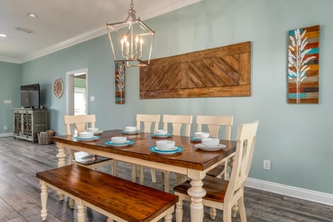 011 Goin' Coastal Dinning Room