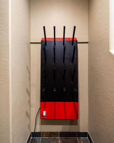 Indoors, Modern Art, Floor, Screen, Furniture