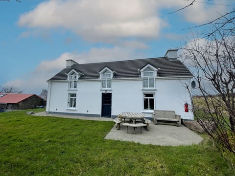 Exterior Ballylusky Holiday Home Ballydavid County Kerry Ireland