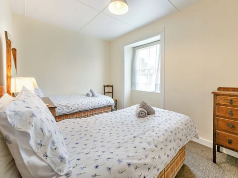 Twin bedroom | Country View, St Erth