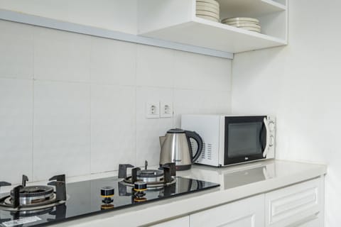 Fridge, microwave, stovetop, electric kettle