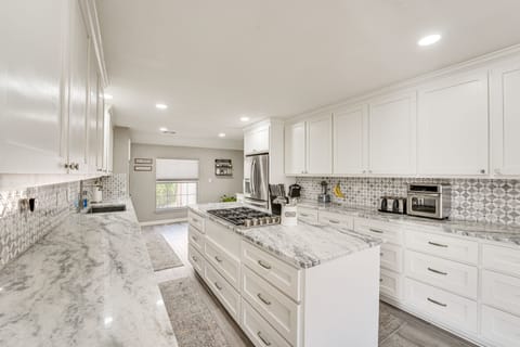 Kitchen | Cooking Basics | Dishwasher | 1st Floor