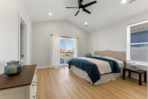 6 bedrooms, iron/ironing board, WiFi