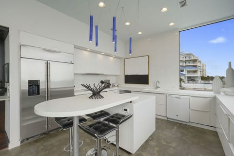 The White House of Holiday Isle - Gulf Front Luxury Pet-Friendly Vacation Rental Beach House with Private Pool, Elevator, and Personal Beach Access in Destin, Florida - Five Star Properties Destin/30A