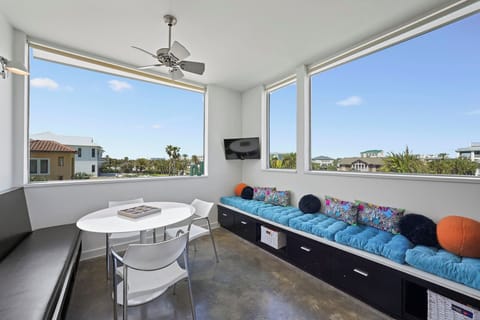 The White House of Holiday Isle - Gulf Front Luxury Pet-Friendly Vacation Rental Beach House with Private Pool, Elevator, and Personal Beach Access in Destin, Florida - Five Star Properties Destin/30A