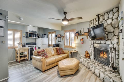 Big Bear Lake Vacation Rental | 2BR | 1BA | Steps Required | 975 Sq Ft