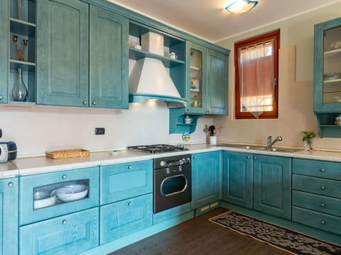 Cabinetry, Countertop, Property, Kitchen Sink, Blue, Sink, Tap, White, Kitchen, Drawer