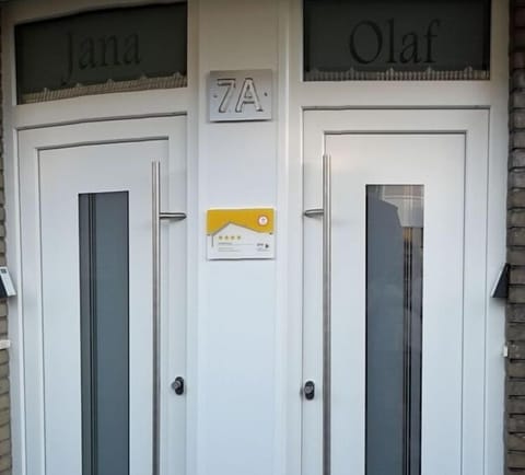 Entrance / Reception