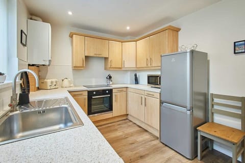 Station View, Saltburn-by-the-Sea - Host & Stay