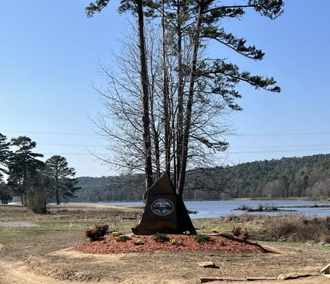 Multipurpose trail around lake