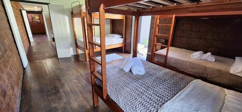 4 bedrooms, in-room safe, WiFi, bed sheets