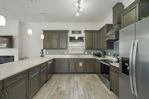 Beaches and Dreams - Crystal Beach - Kitchen