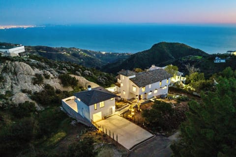 Unobstructed Ocean Views!