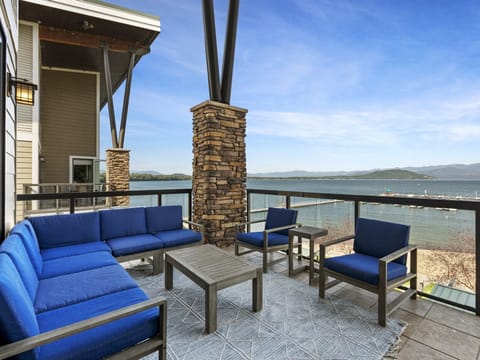 Penthouse 325 - Private Balcony