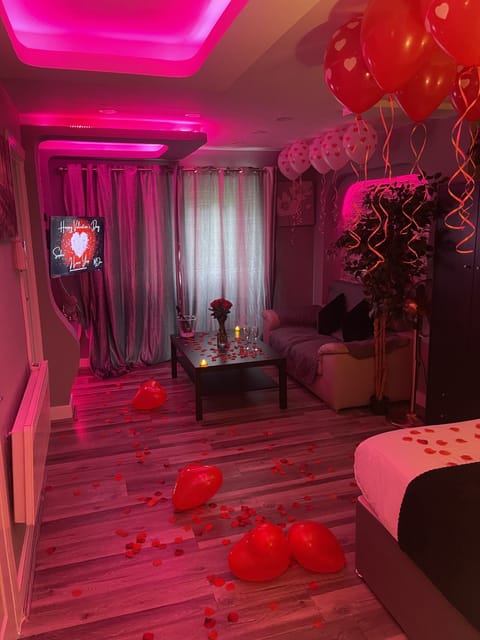 Living Room / Lounge