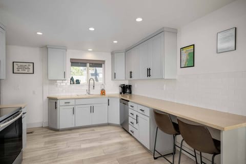 "Great experience with this host and property!" - C