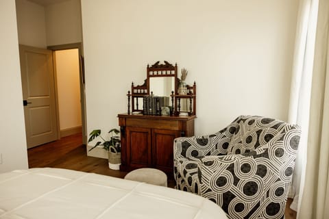 Second Floor | Rear Queen Bedroom