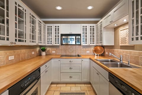 Fully Stocked Kitchen