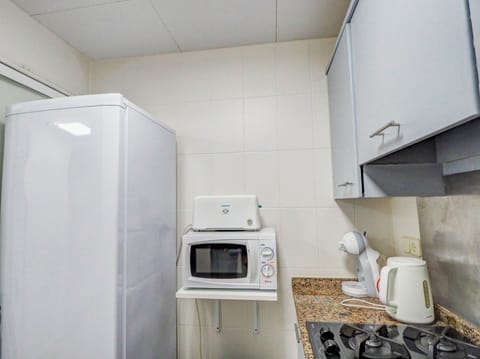 Fridge, microwave, oven, coffee/tea maker