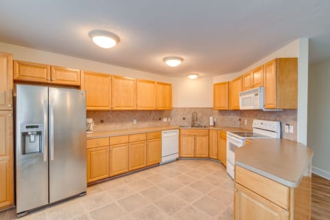 Kitchen | Drip Coffee Maker