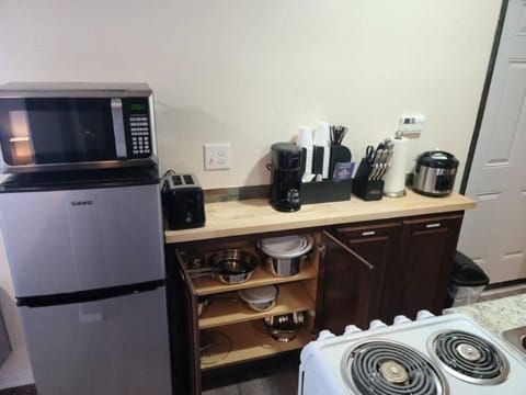 Microwave, oven, stovetop, coffee/tea maker