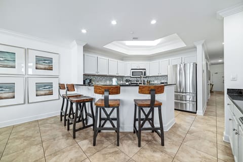 Breakfast bar and kitchen