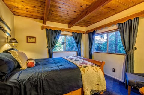 Bedroom with Queen Bed