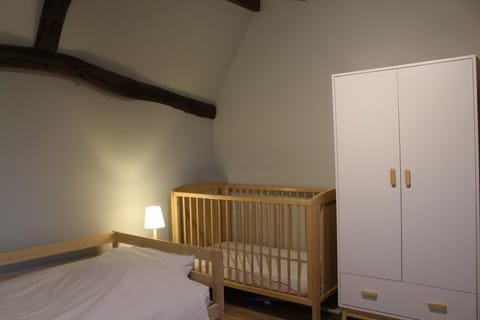 Adjoining room for kids
