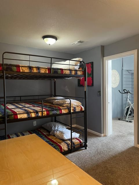 10 bedrooms, desk, iron/ironing board, free WiFi