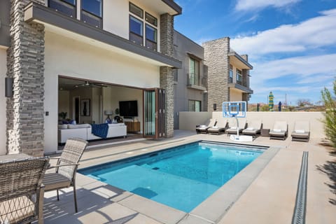 Private Pool