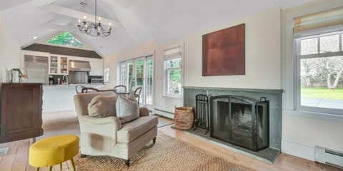Lovely 3-bedroom house with AC and WiFi in peaceful Amagansett Haus in Amagansett