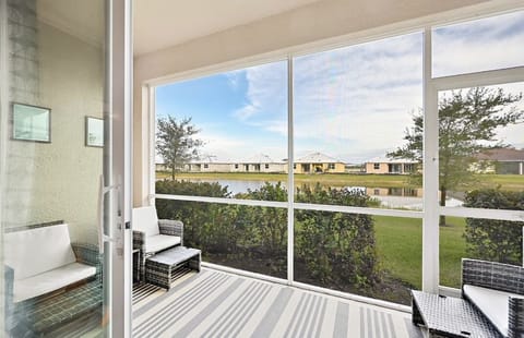 Beautiful 3-bedroom townhome with great amenities in Naples Maison in Orangetree