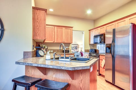 Kitchen | Keurig & Drip Coffee Maker | 1st Floor