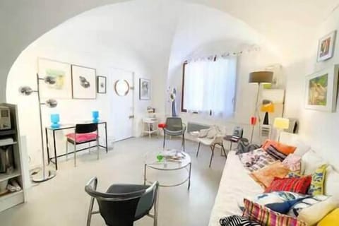 c315a12f-9a17-4389-8e83-9a73c972dbcf