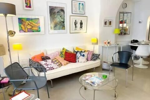 8a2055cd-8d1a-4dcd-bda3-9c86e2b8ac13