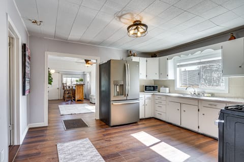 Kitchen | Cooking Basics | Drip Coffee Maker | Blender | 2 Microwaves | Toaster