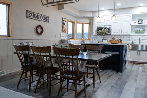 0106c456-c576-48d5-8ce1-8815d7330325