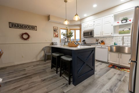 9aa5e2a7-22e4-44d5-bf92-b87aacca7c08