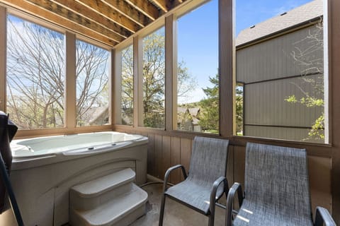 Indoor spa tub