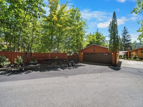 402 S Wide River Rd-110