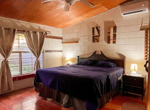 4 bedrooms, WiFi, bed sheets