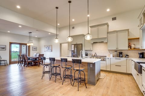 Kitchen | Main House | Dishwasher | Drip + Keurig Coffee Makers | Blender